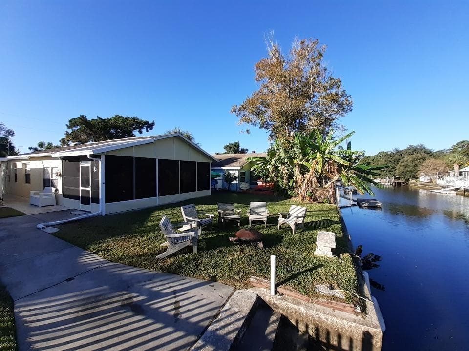 5430 CIRCLE DRIVE WEEKI WACHEE, FL 34607