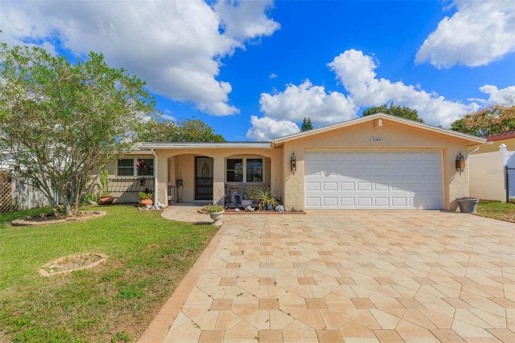 9240 GRAY FOX LANE PORT RICHEY, FL 34668