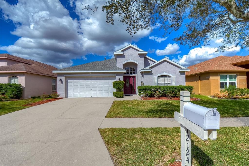 12124 BISHOPSFORD DRIVE TAMPA, FL 33626