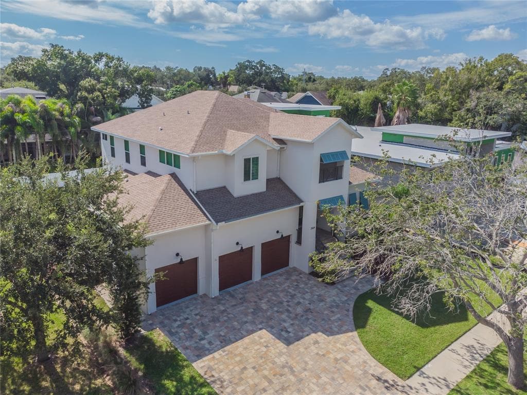 2924 W COACHMAN AVENUE TAMPA, FL 33611