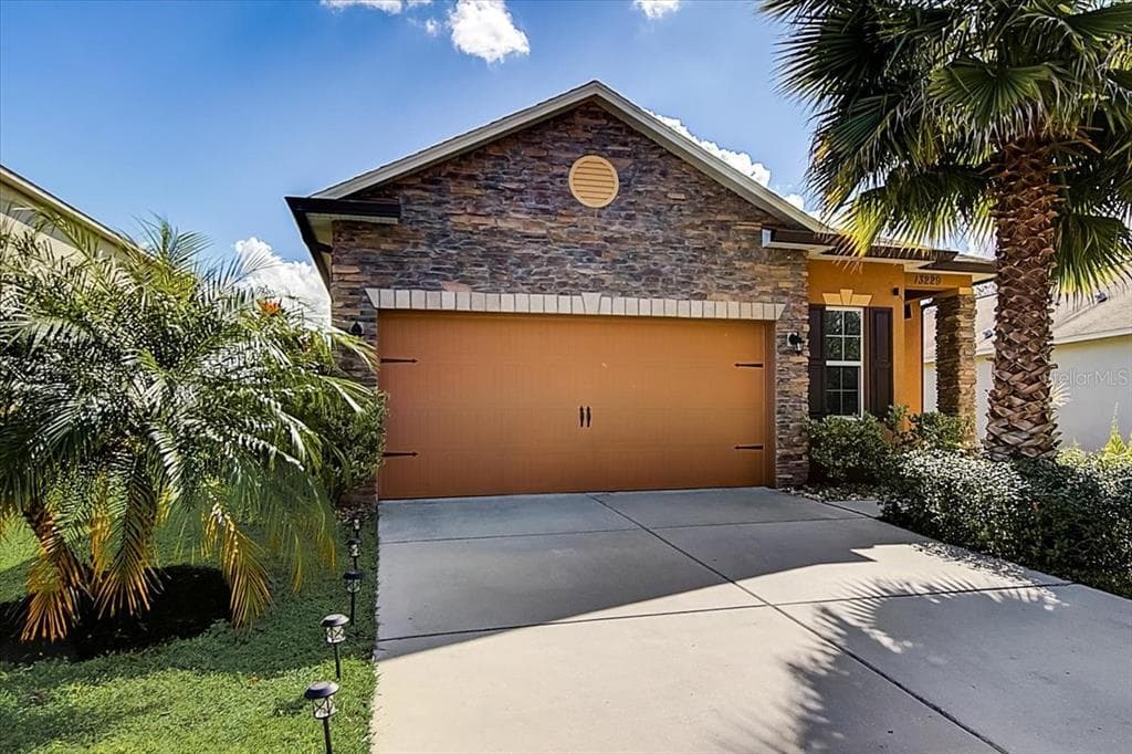 13229 WATERFORD CASTLE DRIVE DADE CITY, FL 33525