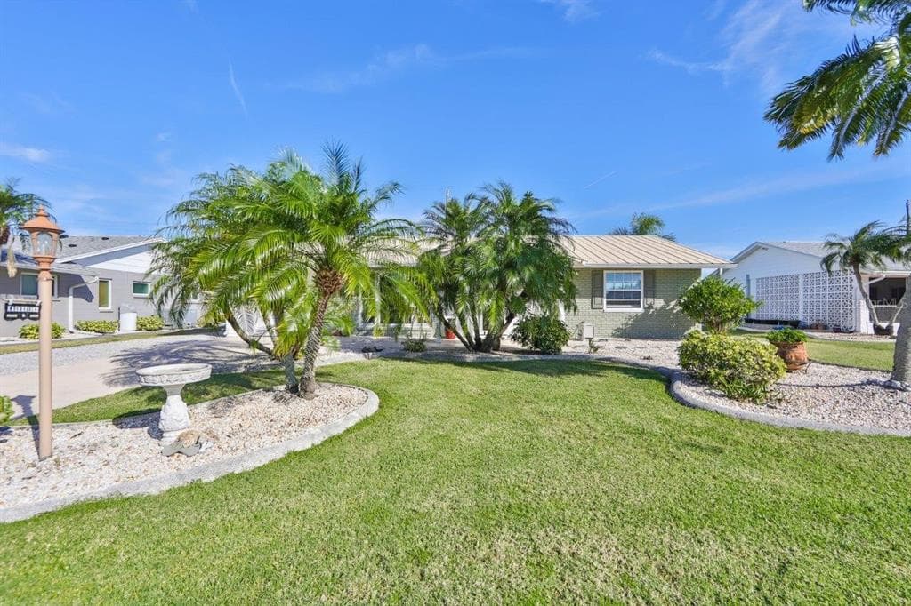 1515 BELLE GLADE AVENUE SUN CITY CENTER, FL 33573