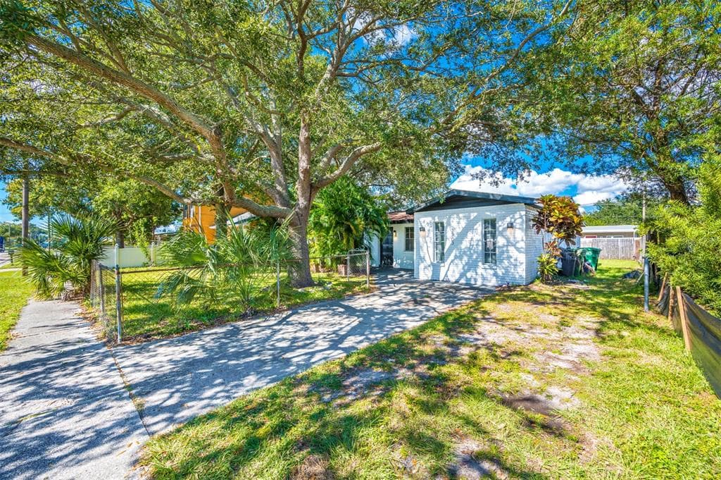 3703 W LEILA AVENUE TAMPA, FL 33611