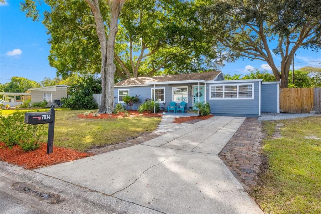 7014 ORPINE DRIVE N ST PETERSBURG, FL 33702