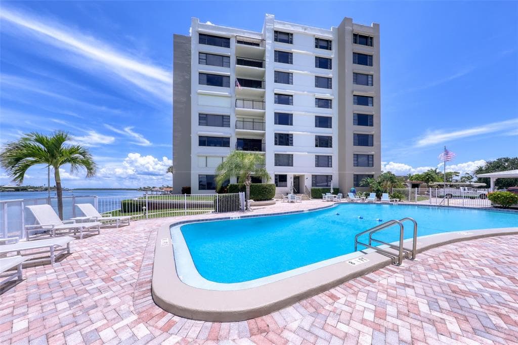 750 ISLAND WAY UNIT 602 CLEARWATER, FL 33767