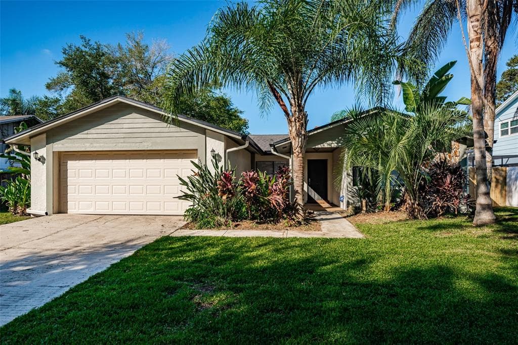 15706 COUNTRY LAKE DRIVE TAMPA, FL 33624