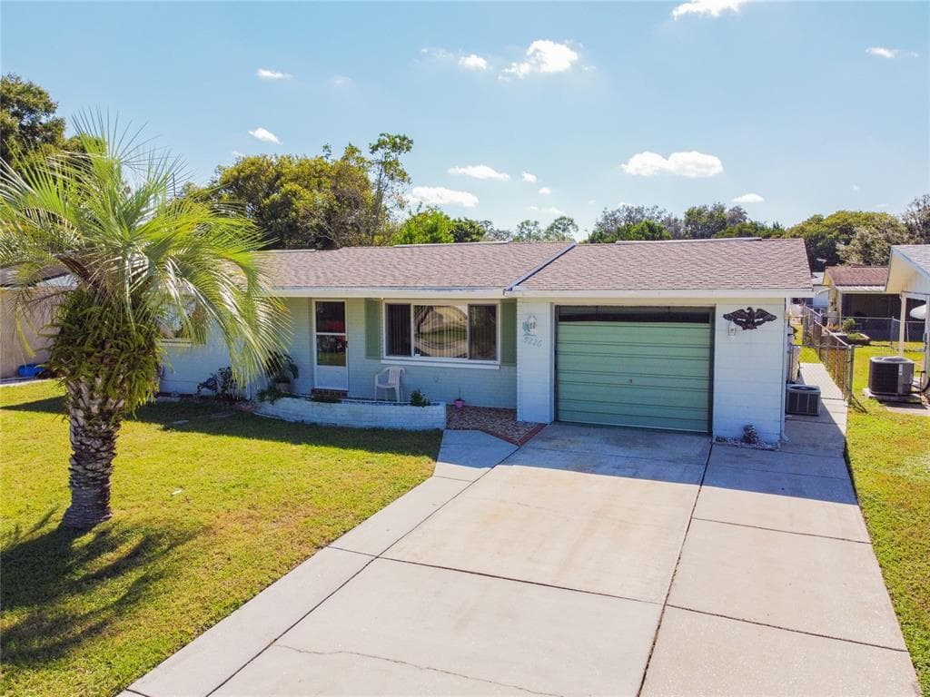 5226 PENGUIN DRIVE HOLIDAY, FL 34690
