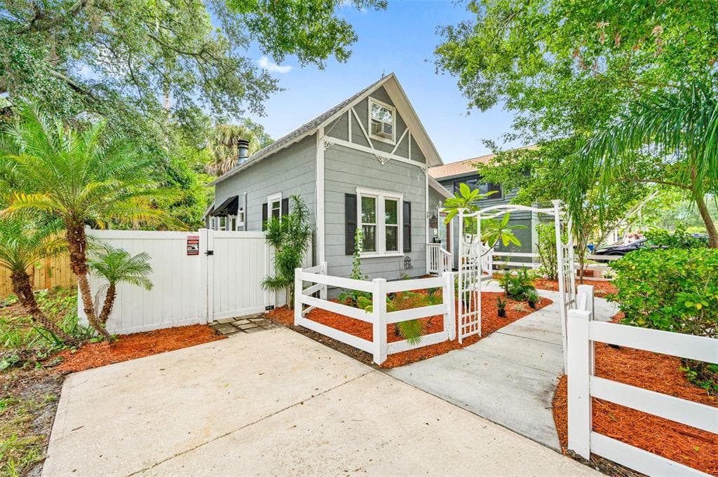 316 49TH AVENUE N ST PETERSBURG, FL 33703