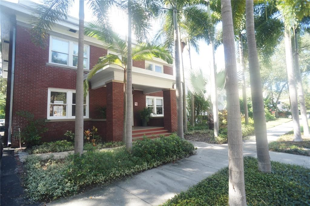 2000 W DEKLE AVENUE UNIT 1 TAMPA, FL 33606