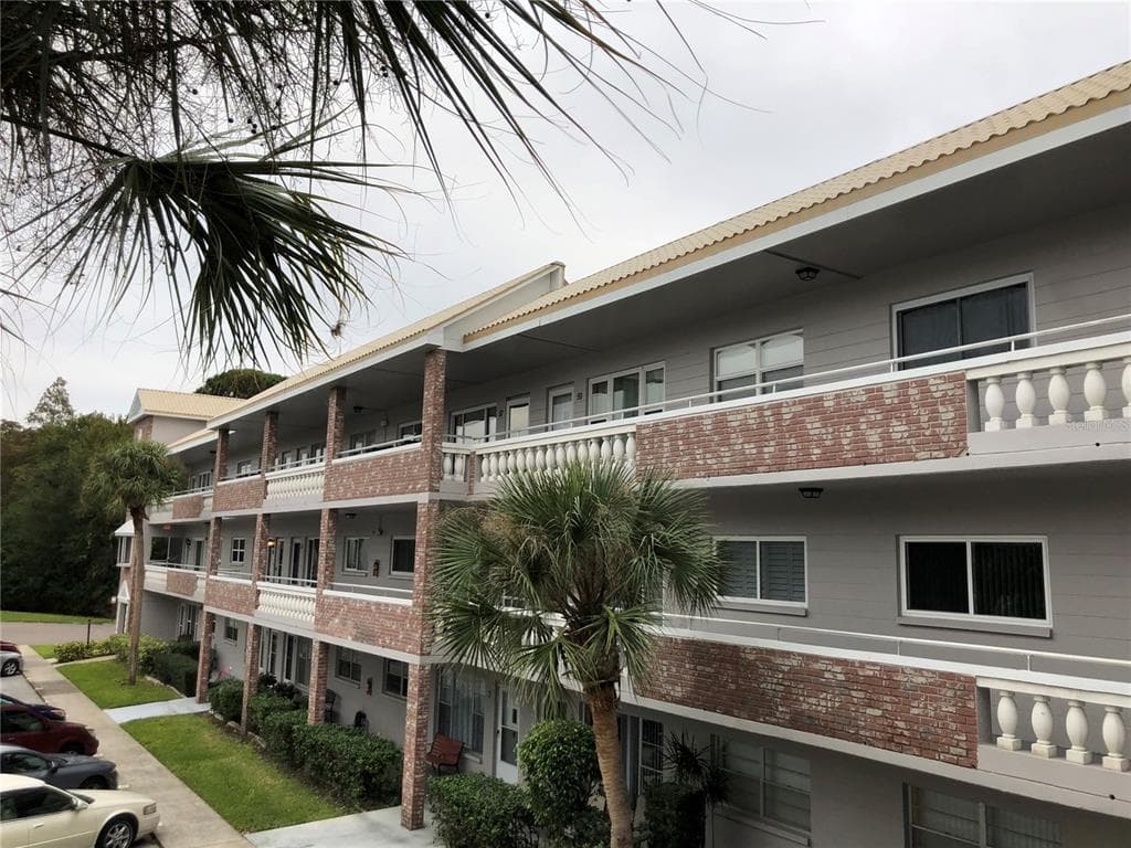 2461 RHODESIAN DRIVE UNIT 57 CLEARWATER, FL 33763