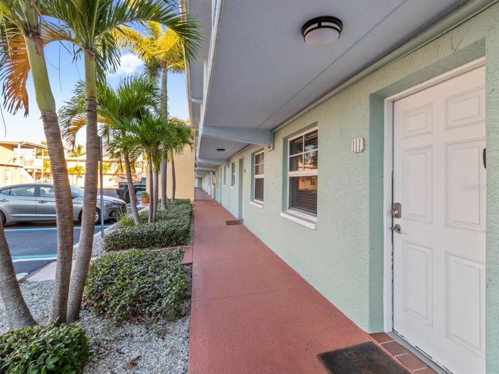 19417 GULF BOULEVARD W UNIT F-111 INDIAN SHORES, FL 33785