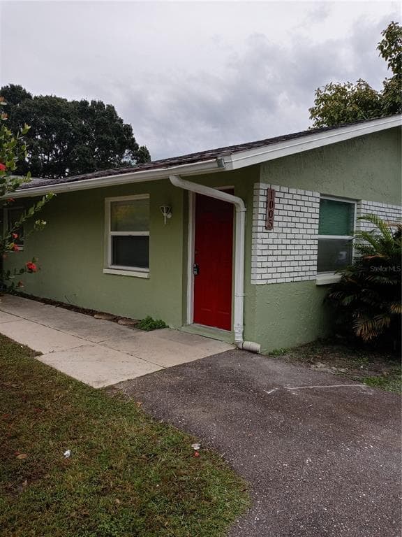 1005 LAKE PALMS DRIVE LARGO, FL 33771