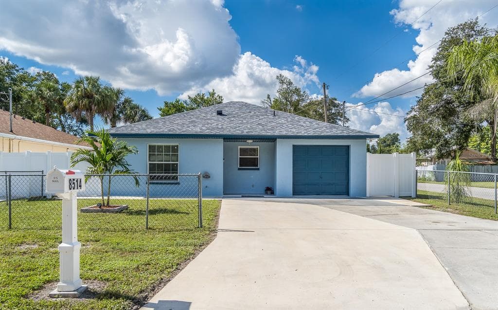 8514 N HUNTLEY AVENUE TAMPA, FL 33604