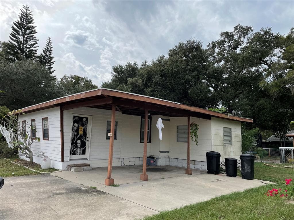 8272 BELCHER ROAD N PINELLAS PARK, FL 33781