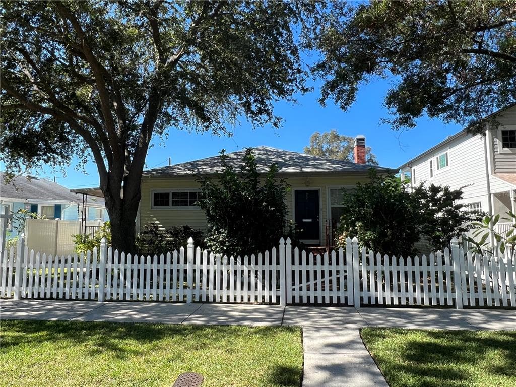 2710 10TH STREET N ST PETERSBURG, FL 33704