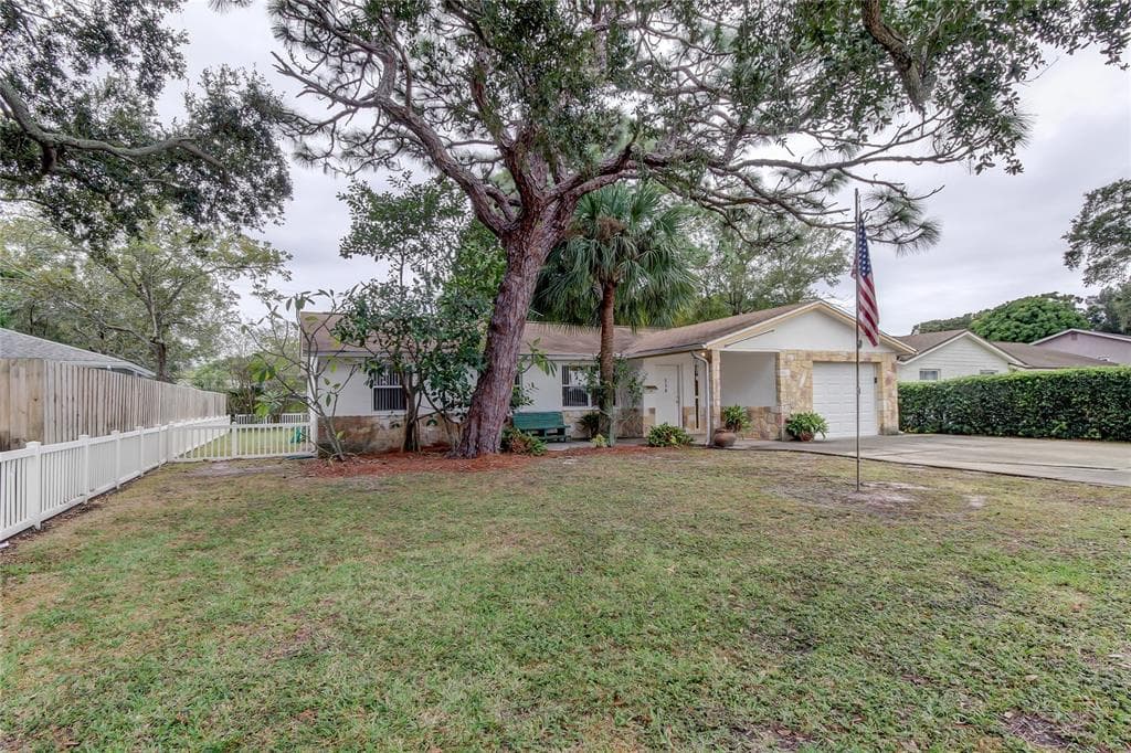 518 62ND AVENUE NE ST PETERSBURG, FL 33702