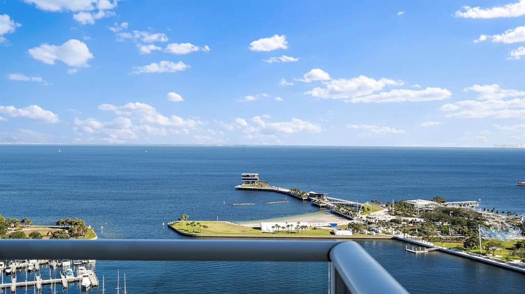 400 BEACH DRIVE UNIT 2705 ST PETERSBURG, FL 33701