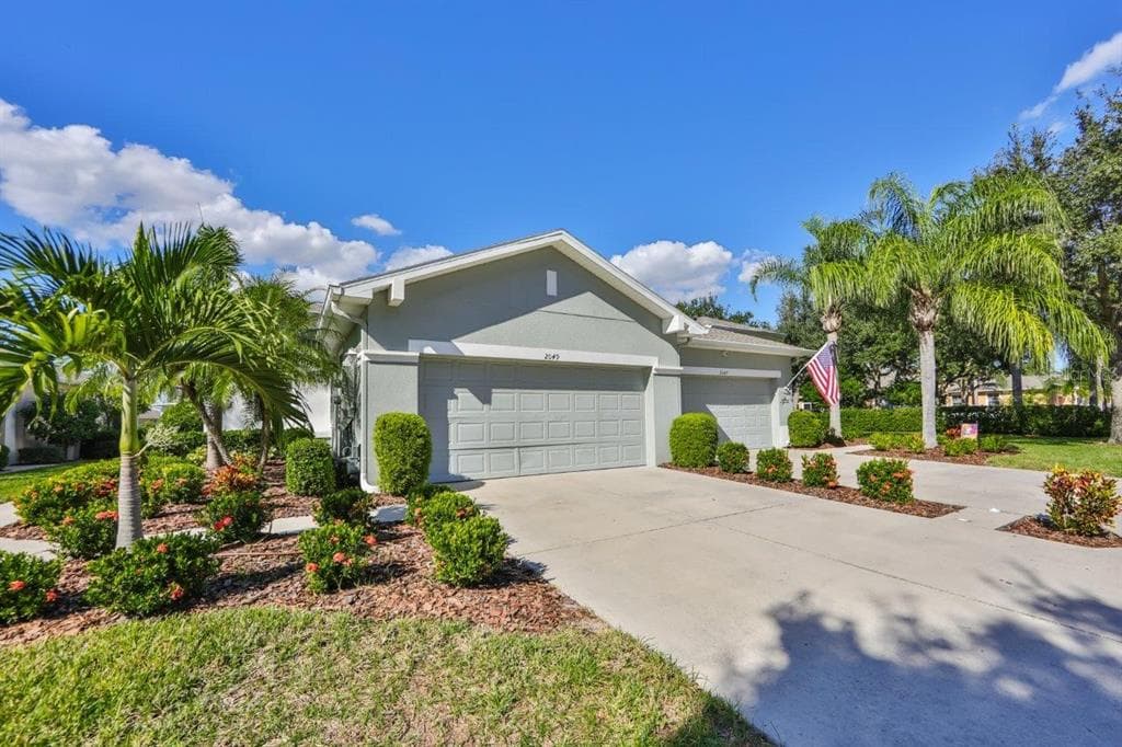 2049 SIFIELD GREENS WAY SUN CITY CENTER, FL 33573