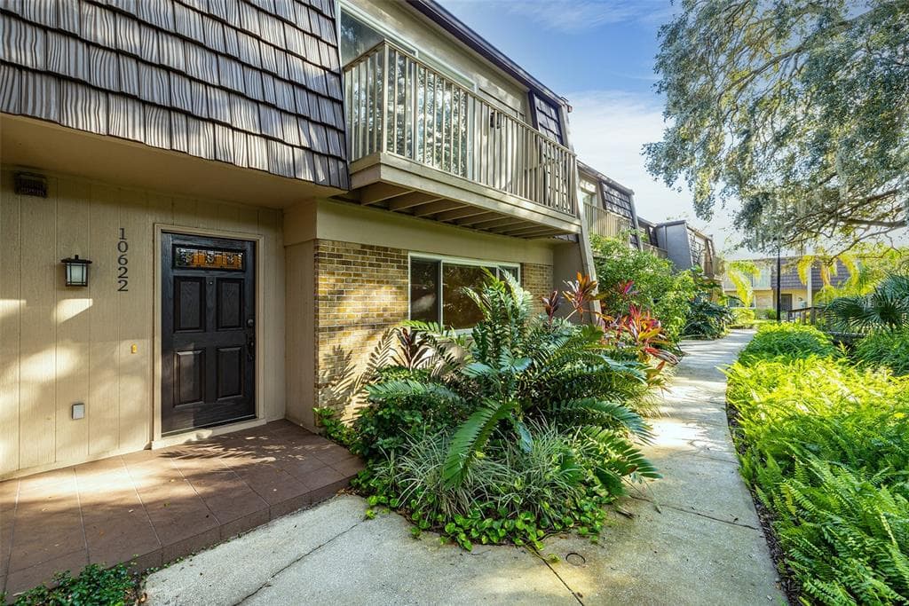 10622 CARROLLBROOK LANE TAMPA, FL 33618