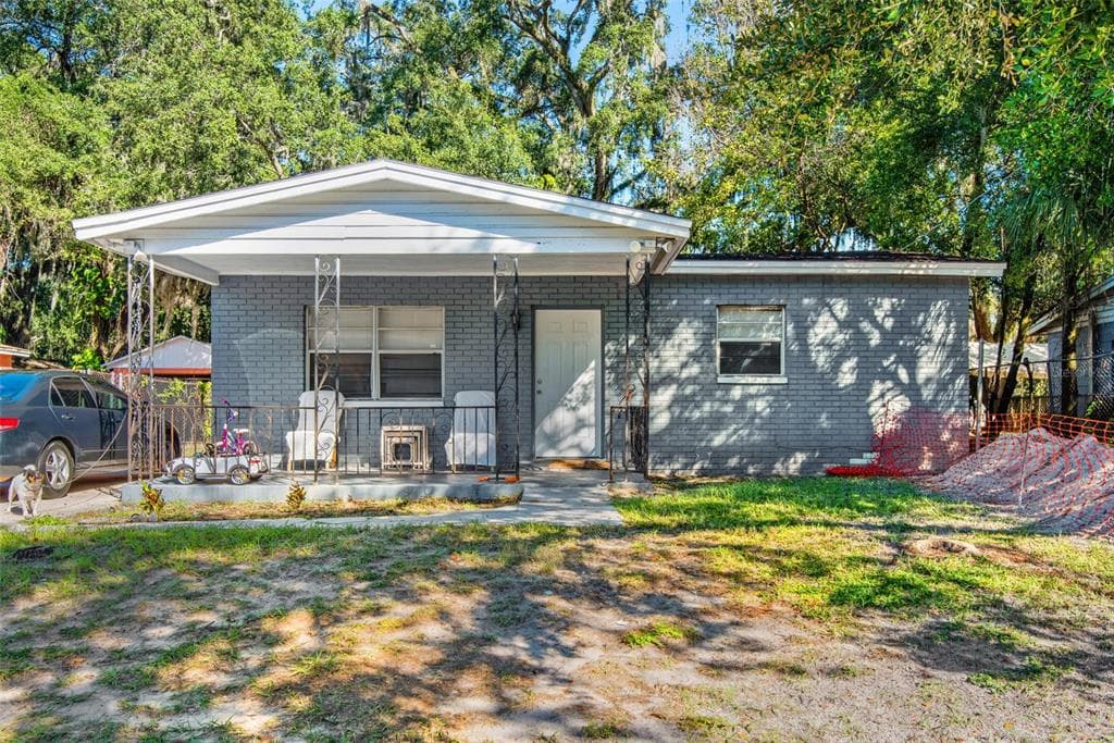 2418 E CAYUGA STREET TAMPA, FL 33610
