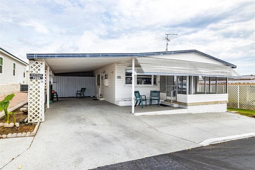 7142 EL CONQUISTADOR STREET ZEPHYRHILLS, FL 33541