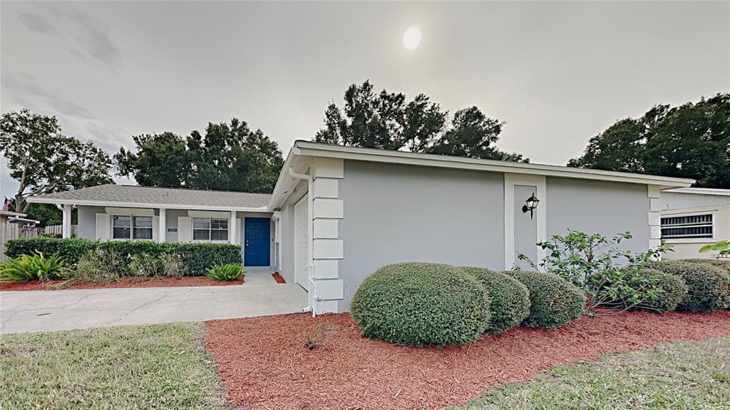 8208 DRYCREEK DRIVE TAMPA, FL 33615