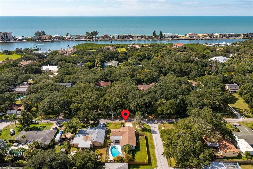 10875 HUSTON LANE LARGO, FL 33774