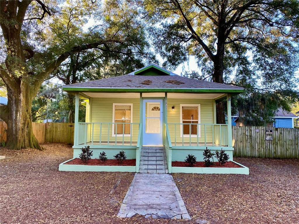 1707 E IDLEWILD AVE TAMPA, FL 33610