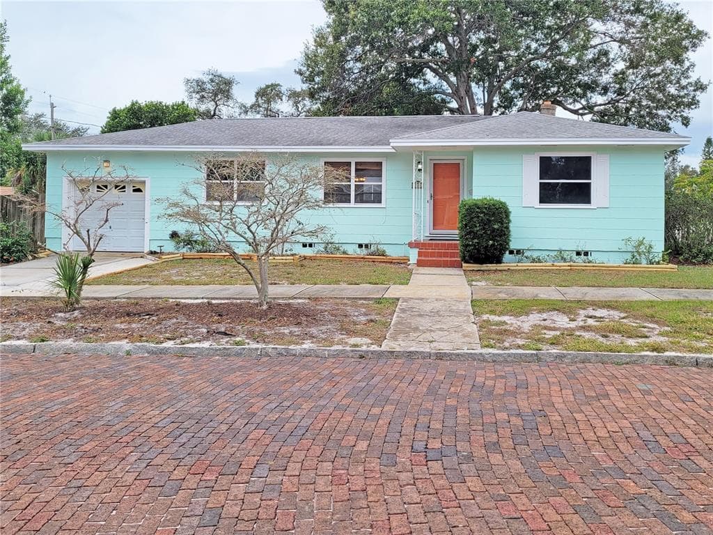 230 48TH STREET N ST PETERSBURG, FL 33713
