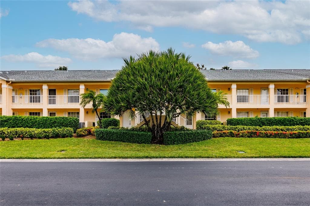 765 WIGGINS LAKE DRIVE UNIT 3-103 NAPLES, FL 34110