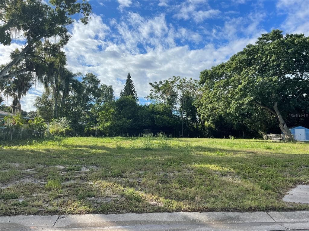 829 HALL STREET CLEARWATER, FL 33756