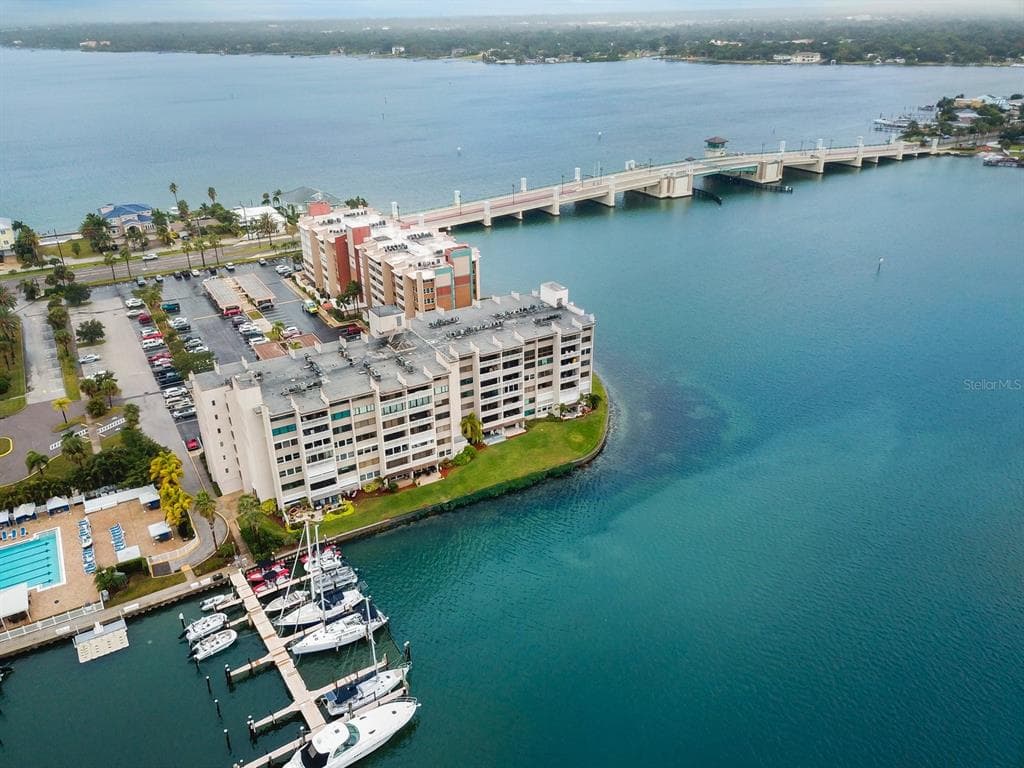 450 TREASURE ISLAND CAUSEWAY UNIT 408 TREASURE ISLAND, FL 33706
