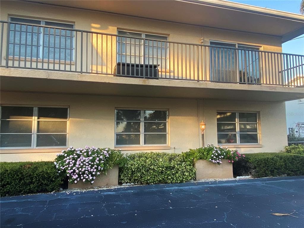 3753 46TH AVENUE S UNIT 5 ST PETERSBURG, FL 33711