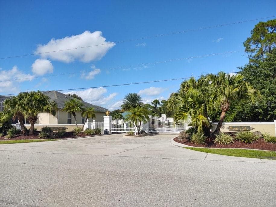 2340 STONEGATE CIRCLE PORT CHARLOTTE, FL 33948