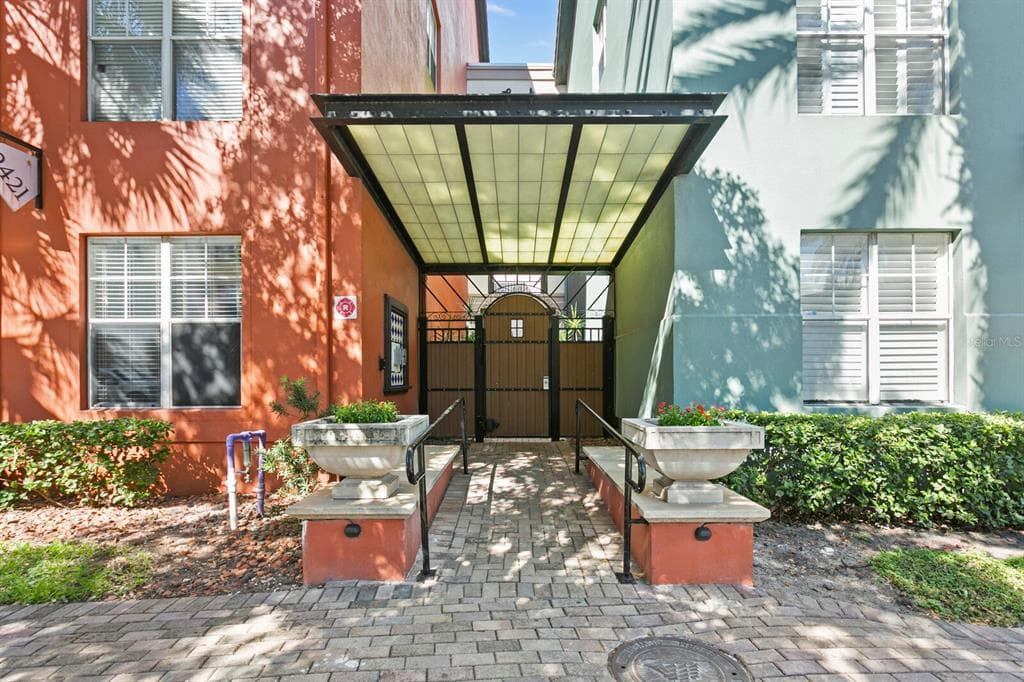 2401 W HORATIO STREET UNIT 711 TAMPA, FL 33609