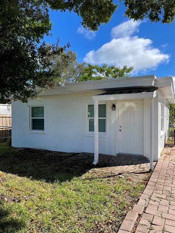 1130 MONACO DRIVE NE ST PETERSBURG, FL 33702