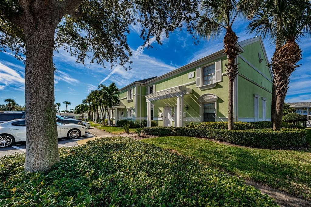 4749 COQUINA KEY DRIVE SE ST PETERSBURG, FL 33705