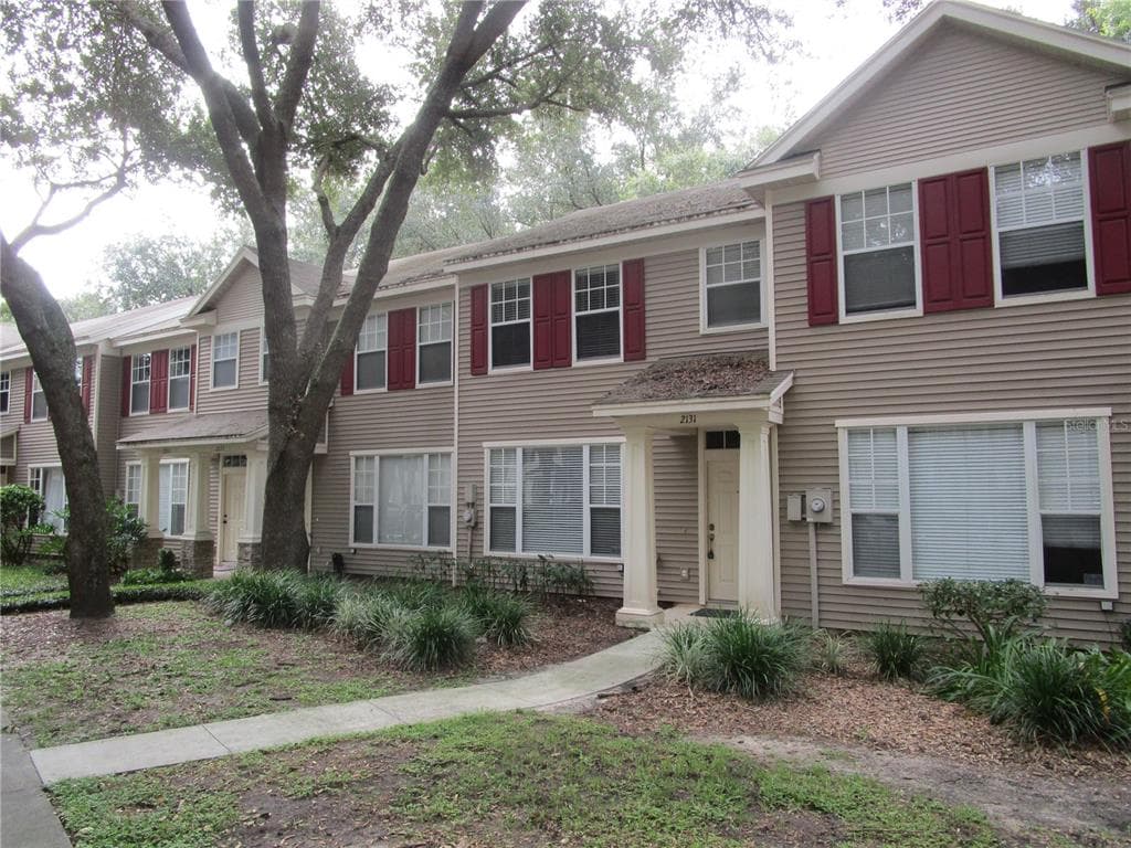 2131 GOLDEN OAK LANE VALRICO, FL 33594