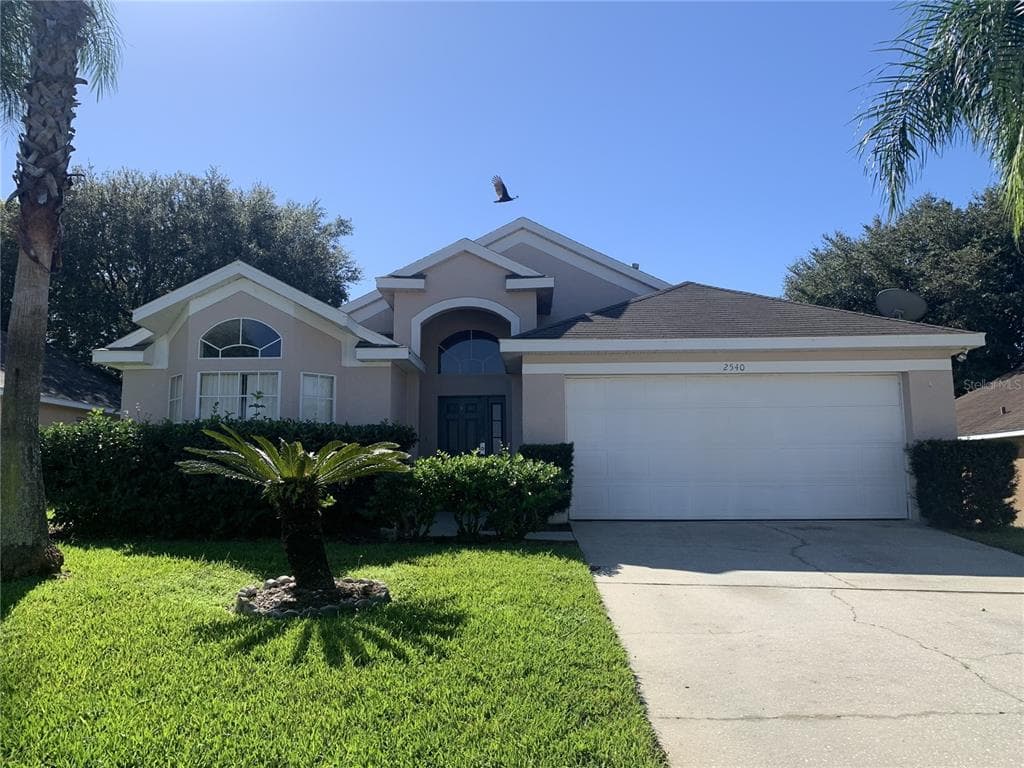2540 MEADOW OAKS LOOP CLERMONT, FL 34714