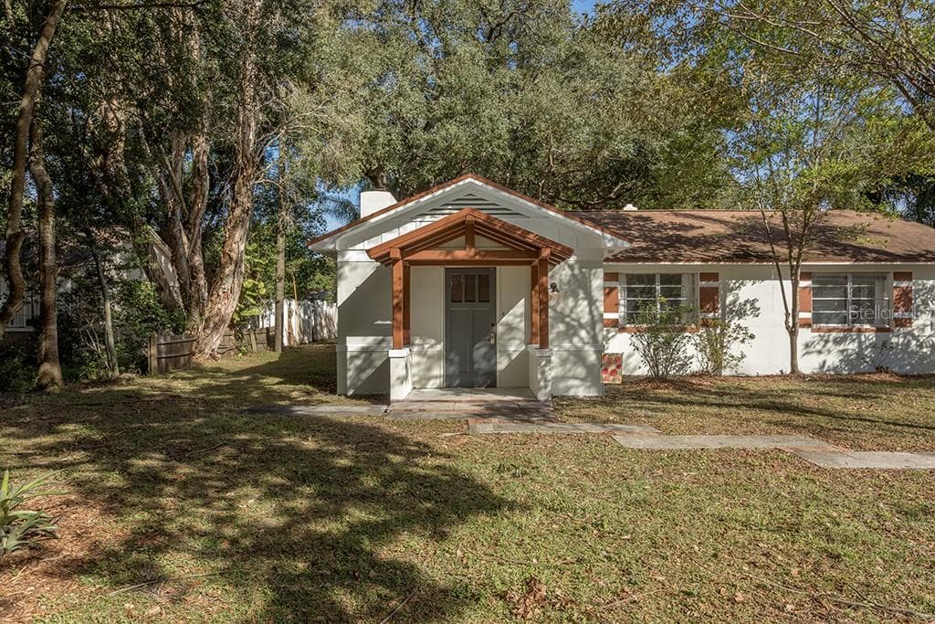 1208 E HANNA AVENUE TAMPA, FL 33604