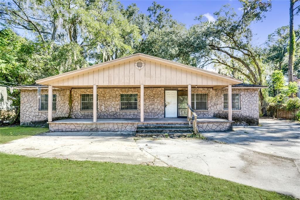 1935 MILLER STREET ORANGE PARK, FL 32073