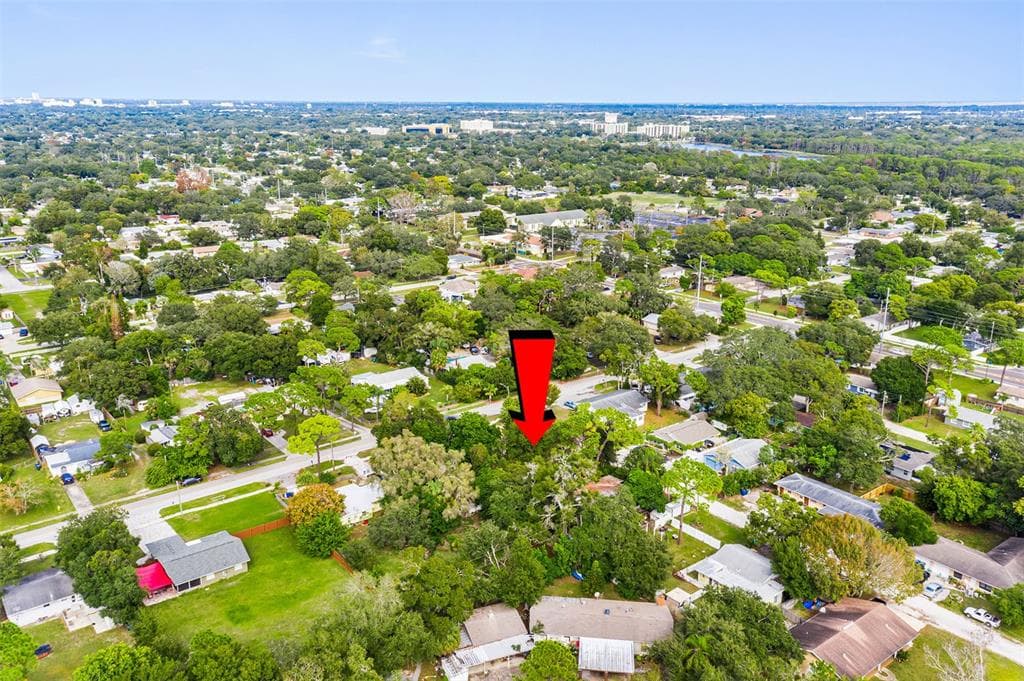 2568 ADRIAN AVENUE LARGO, FL 33774
