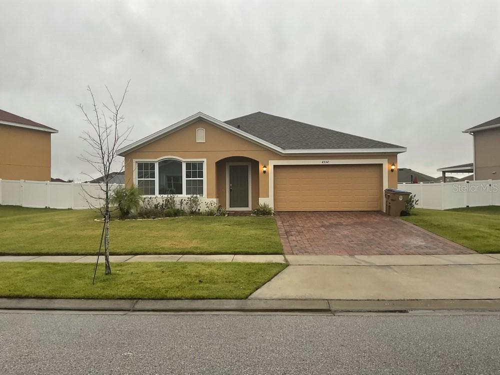 4992 LONDON CREEK PLACE KISSIMMEE, FL 34758