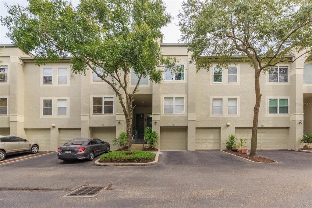 724 SEAGATE DRIVE TAMPA, FL 33602