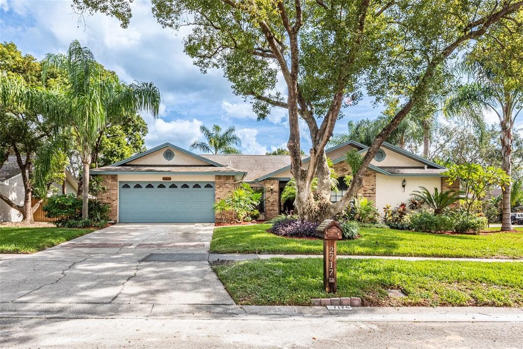 2717 BERRYKNOLL PLACE VALRICO, FL 33596