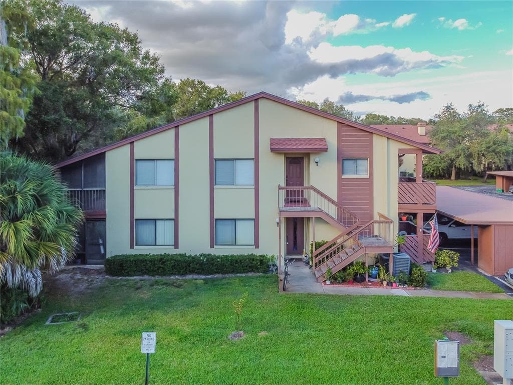 2360 NEWBURG LANE UNIT A SAFETY HARBOR, FL 34695