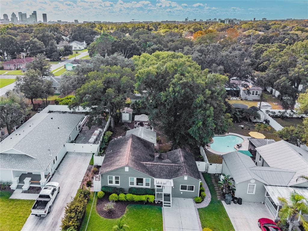 1006 W PENINSULAR STREET TAMPA, FL 33603