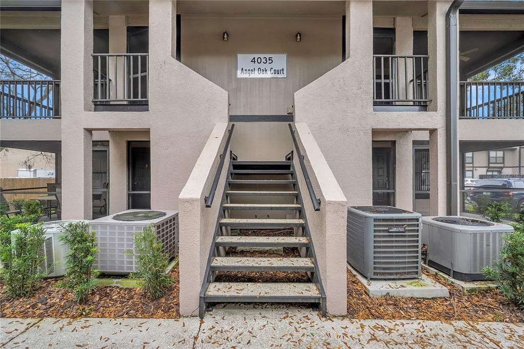 4035 ANGEL OAK COURT UNIT 103 TAMPA, FL 33613
