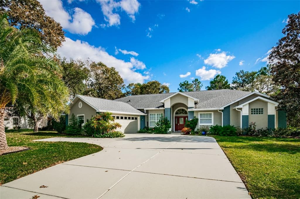 8 MIMOSA COURT E