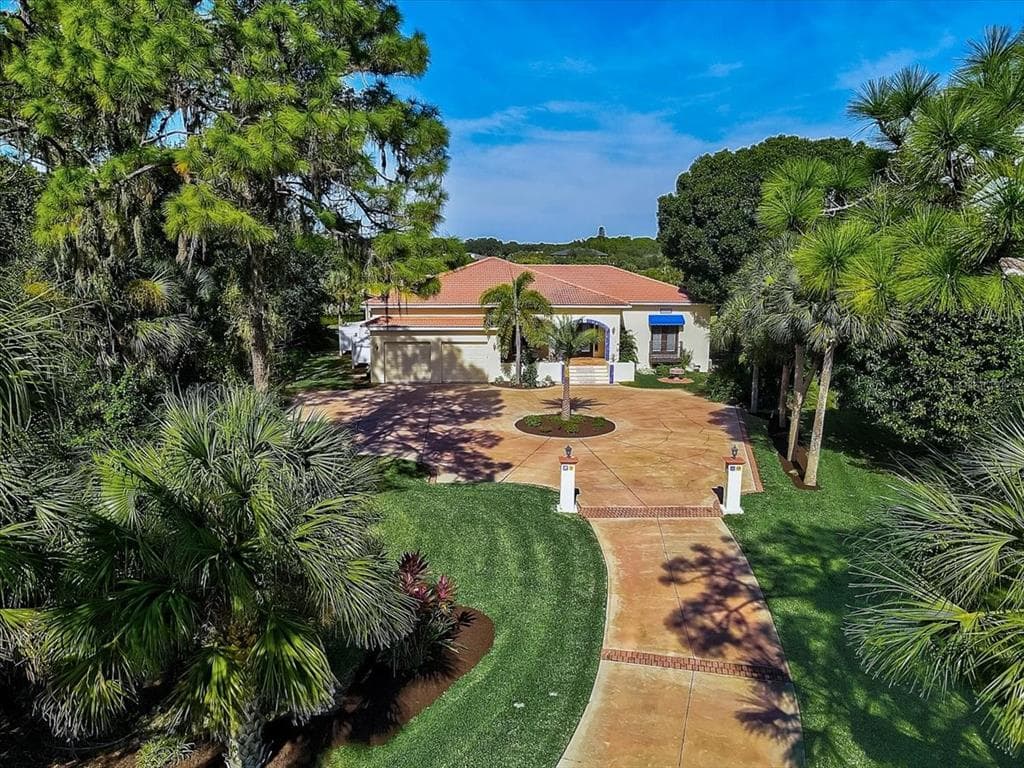 1147 KINGS WAY DRIVE